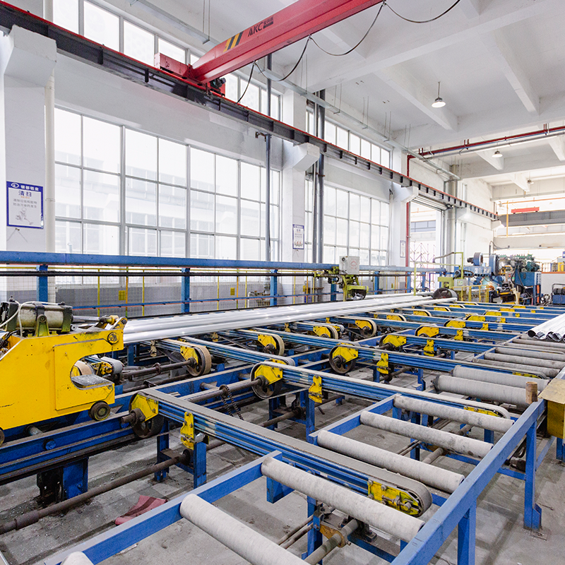 Taller de extrusión - prensa 1450T