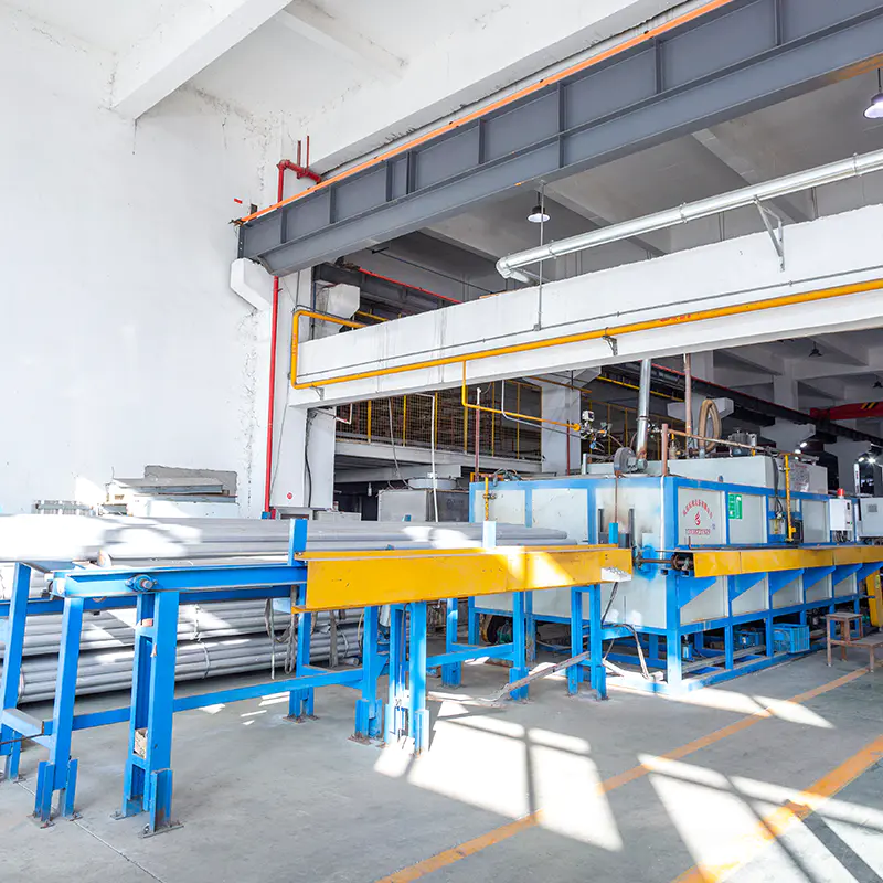 Taller de extrusión - prensa 680T