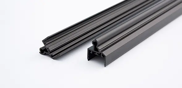 Perfiles de aluminio para utensilios de cocina.
